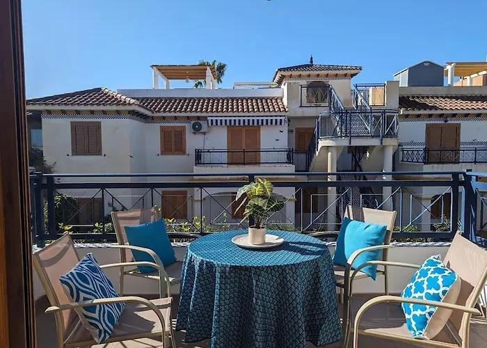 Sunny Days Apartment